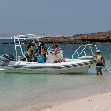 Katlantik Beach House Deluxe ซาลเรย์ ภายนอก รูปภาพ